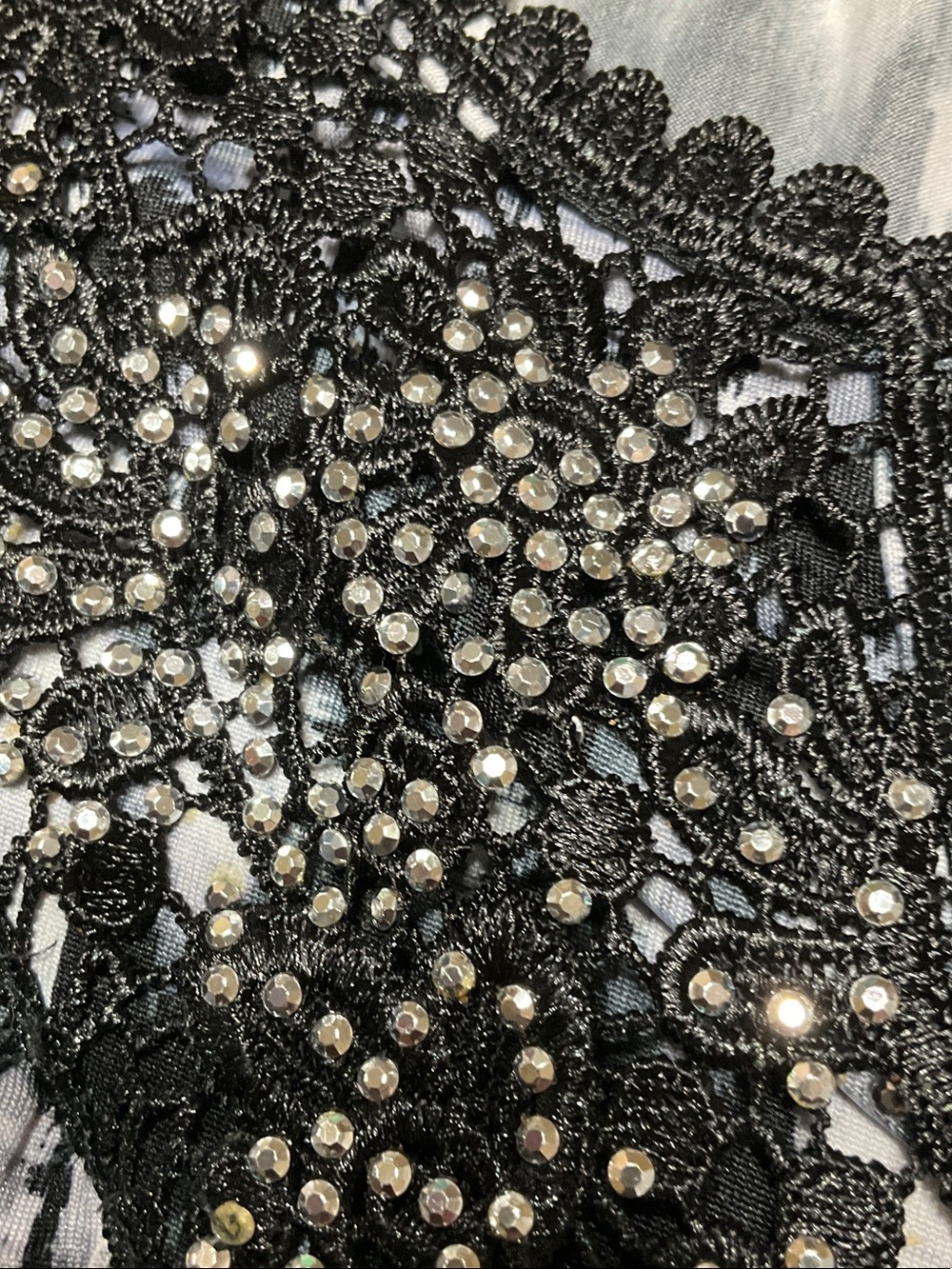 🔥Final mark down ONE WORLD Black & White V-Neck Midi Dress with Rhinestones - Picture 4 of 10